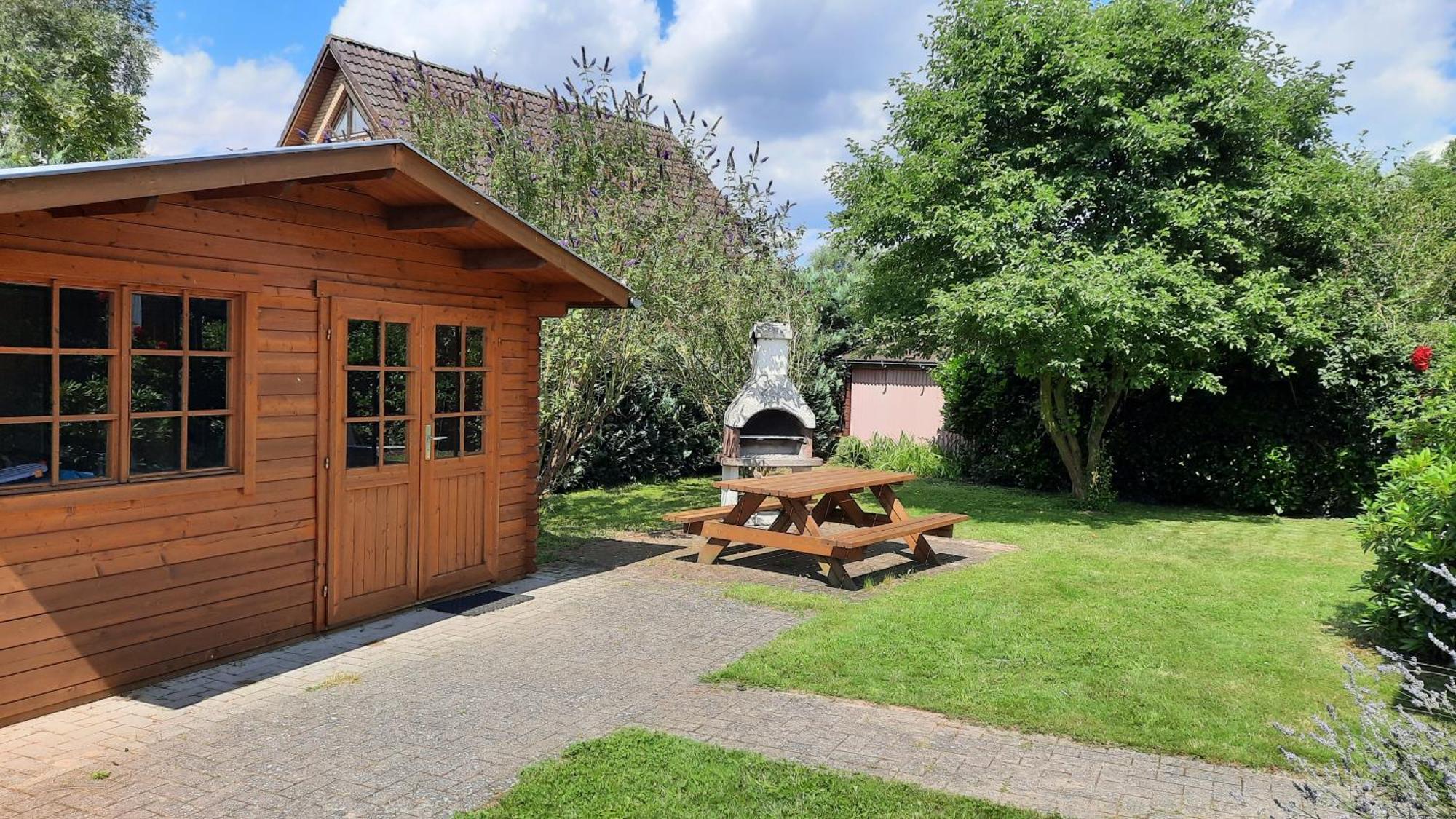 Ferienhaus Sasse Ferienwohnungen Mit Garten & Grill Molschow Экстерьер фото